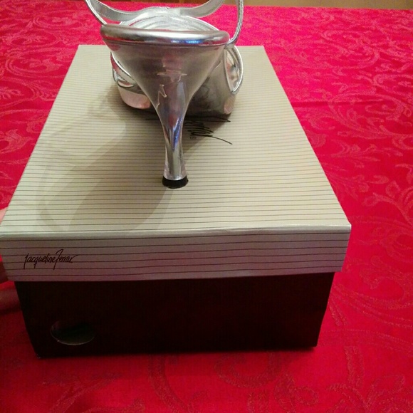 Jacqueline Ferrar  heels - Picture 4 of 6